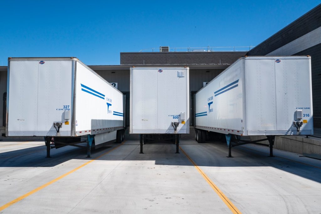 logistics industry trucks